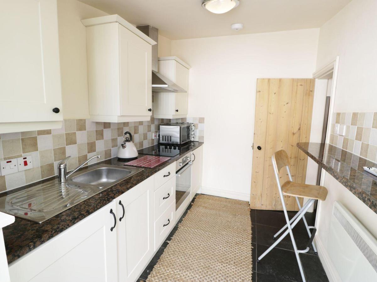 Menai Cottage Llanfairpwllgwyngyll ภายนอก รูปภาพ