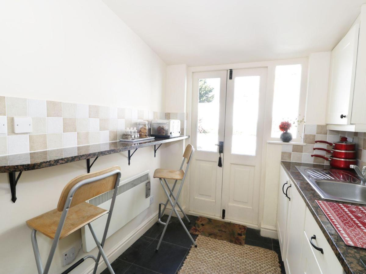 Menai Cottage Llanfairpwllgwyngyll ภายนอก รูปภาพ