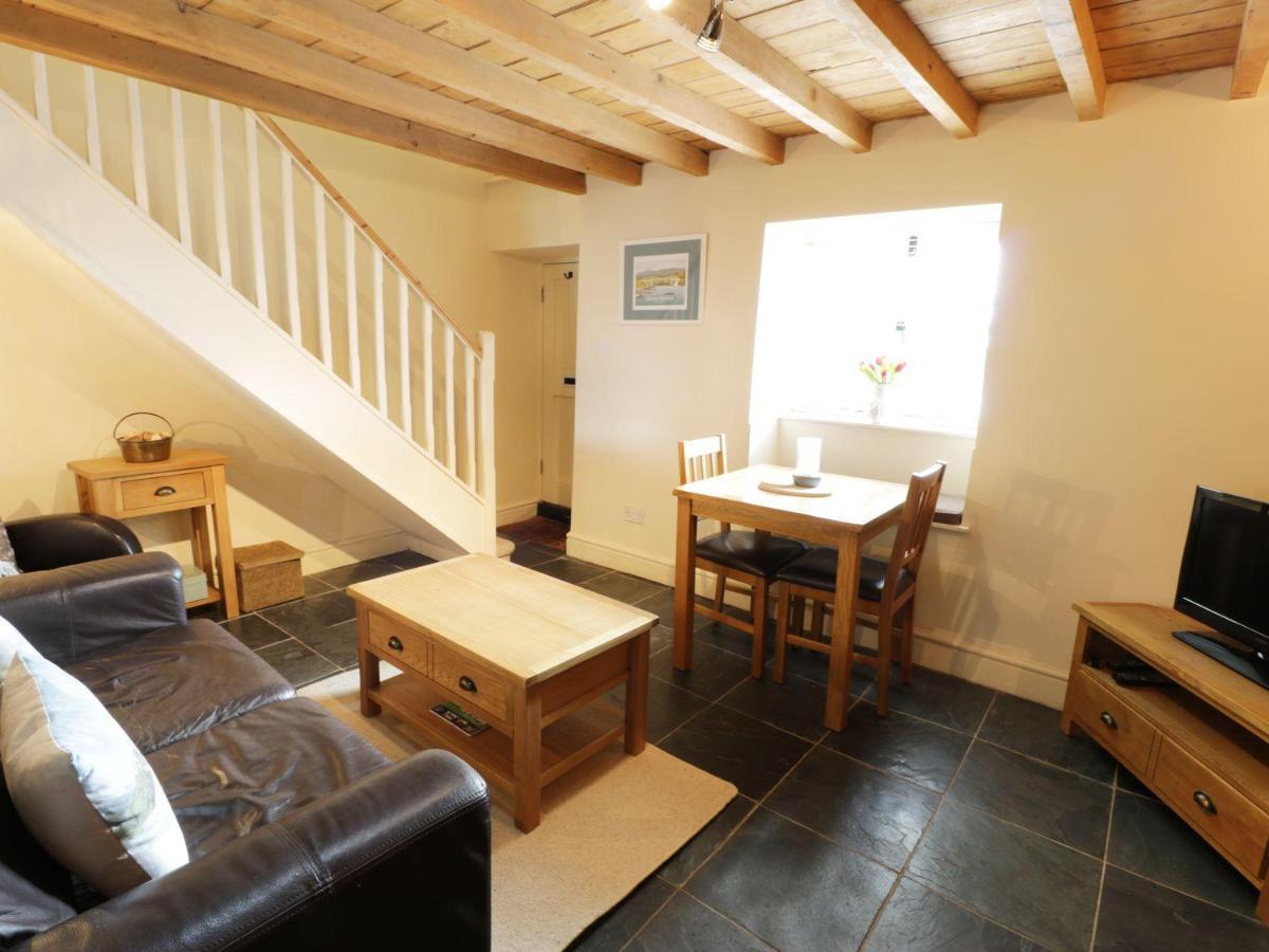 Menai Cottage Llanfairpwllgwyngyll ภายนอก รูปภาพ